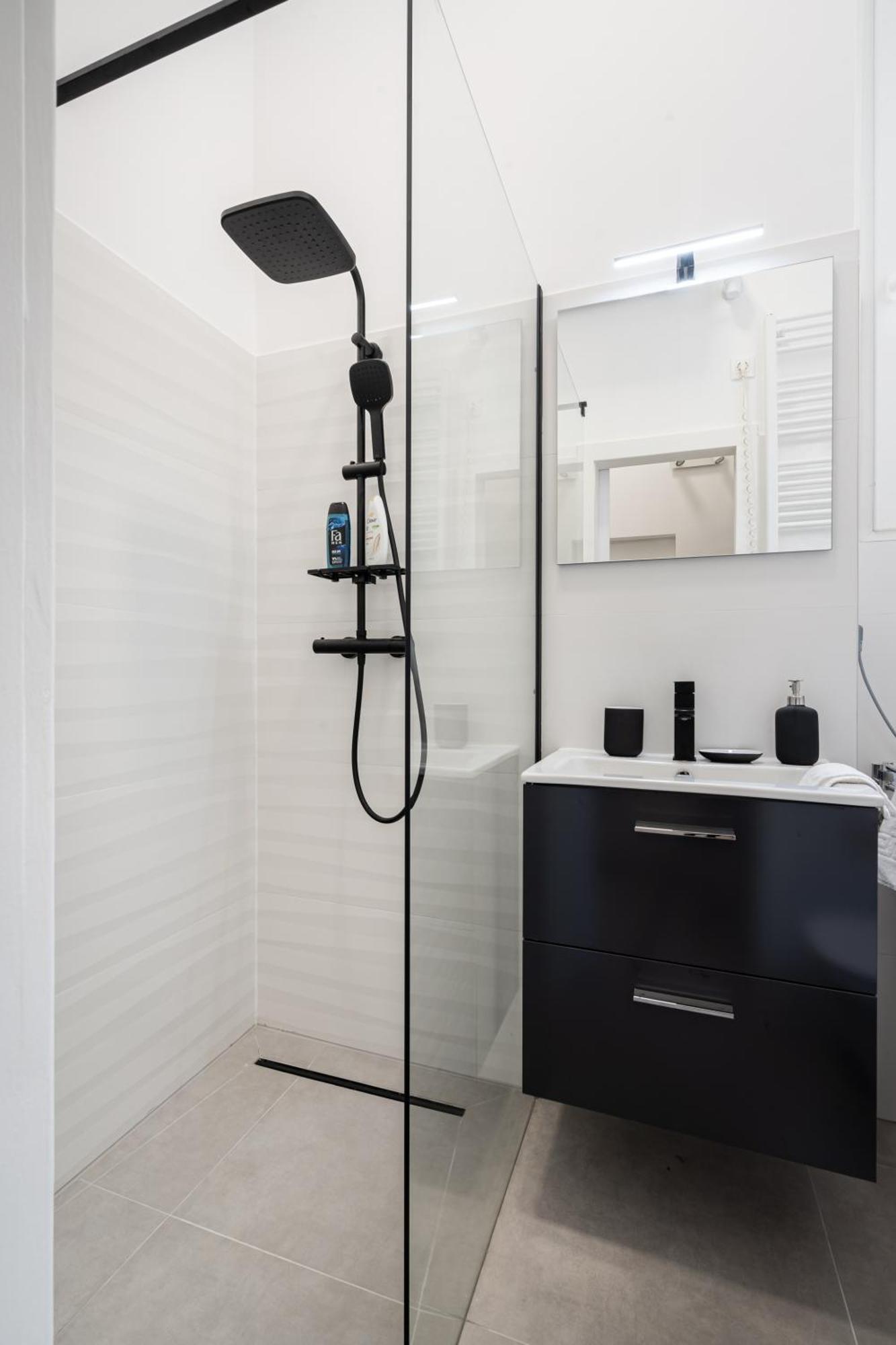 Dorsett Heights Apartment บูดาเปสต์ ภายนอก รูปภาพ