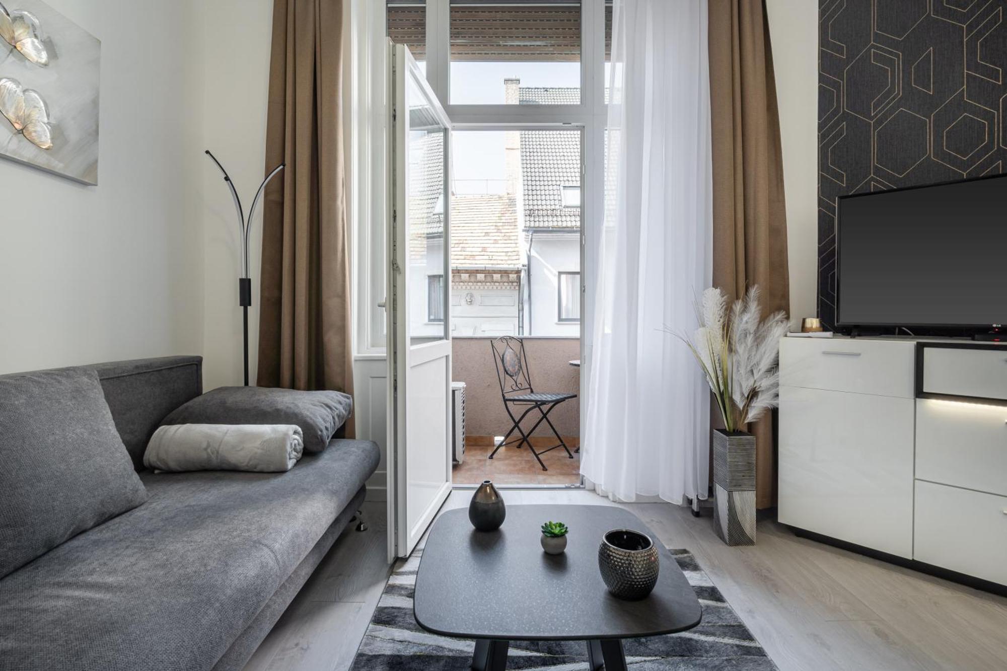 Dorsett Heights Apartment บูดาเปสต์ ภายนอก รูปภาพ